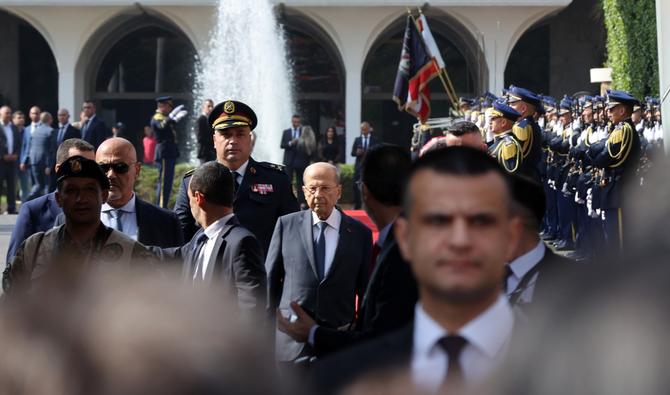 Le président libanais sortant Michel Aoun quitte le palais présidentiel de Babda à la fin de son mandat, à l'est de la capitale Beyrouth, le 30 octobre 2022. (Photo, AFP)