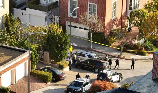 Un homme a attaqué vendredi matin le mari de la cheffe des démocrates au Congrès Nancy Pelosi, rapporte la police, mais l'agresseur présumé cherchait en réalité la dirigeante américaine selon les médias américains, une nouvelle illustration des dangers planant sur les élus à deux semaines des élections de mi-mandat. (Photo, AFP)