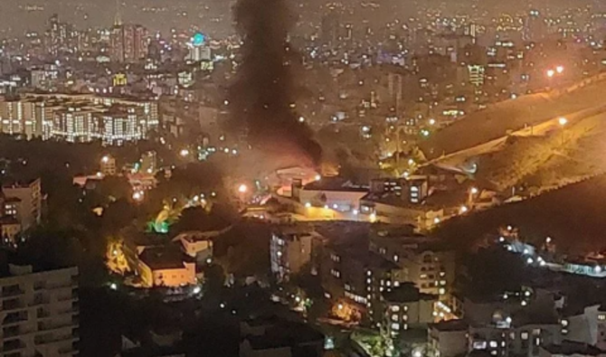 Iran: incendie et affrontements à la fameuse prison d'Evine, sur fond de  manifestations | Arabnews fr