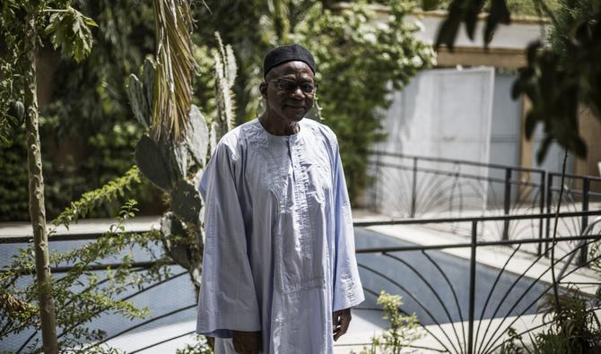 Homme politique tchadien de longue date et leader de l'opposition Saleh Kebzabo, le président de l'Union nationale pour la démocratie et le renouveau à sa résidence de N'djamena, le 12 avril 2021. (Photo, AFP)