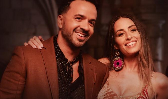 Le single Que Sera Sera (Law Nebka Sawa), duo entre la star libanaise Hiba Tawaji et le chanteur portoricain international Luis Fonsi, cartonne depuis sa sortie il y a quelques jours. (Capture d'écran, Instagram: @hibatawaji)