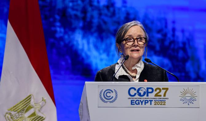 La Première ministre tunisienne Najla Bouden prononce un discours lors du sommet des dirigeants de la conférence sur le climat COP27 au Centre international des congrès de Charm el-Cheikh, le 8 novembre 2022. (Photo, AFP)