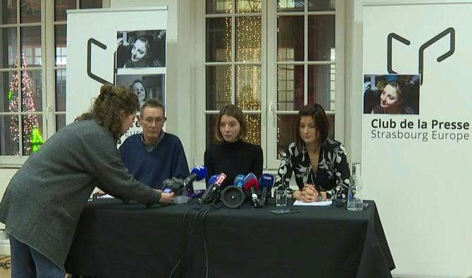 Les proches de Cécile Kohler détenue en Iran depuis le 7 mai, annoncent à Strasbourg, la création d'un comité de soutien pour «rompre le silence» dans l'espoir de «la faire revenir parmi nous». 