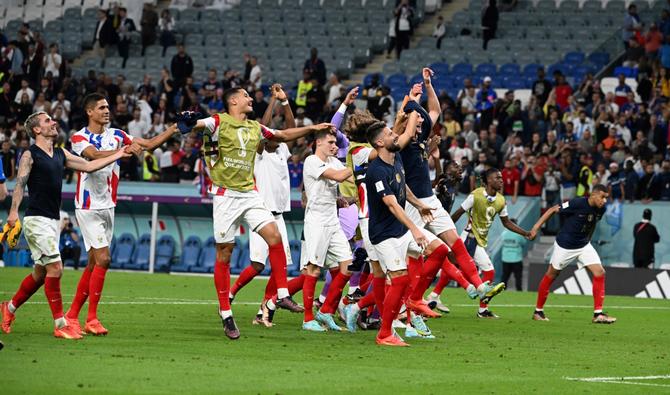 La France, championne du monde en titre, a réussi son entrée dans le Mondial en battant l'Australie 4-1 mardi à Doha (Photo par Chandan KHANNA / AFP)