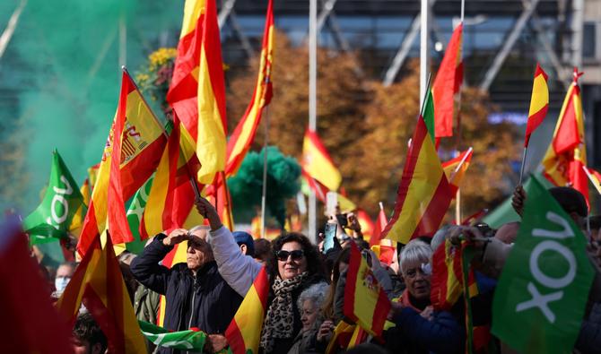 Les partisans du parti d'extrême-droite Vox se rassemblent lors d'une manifestation antigouvernementale à Madrid, le 27 novembre 2022. (Photo, AFP)
