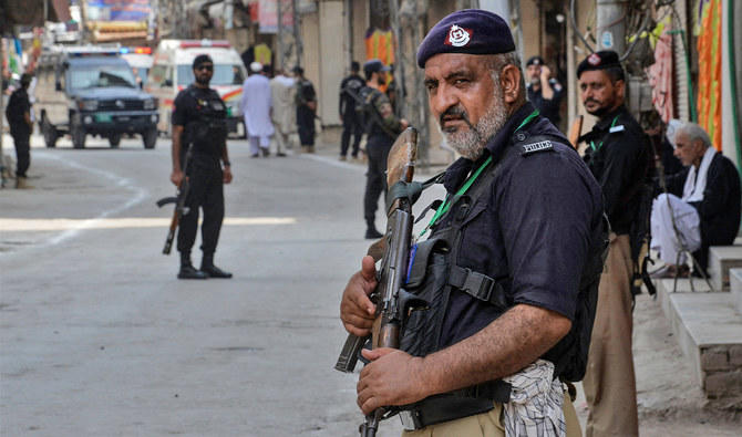 La police monte la garde à Peshawar, au Pakistan, le 7 août 2022. (Fichier, AFP)