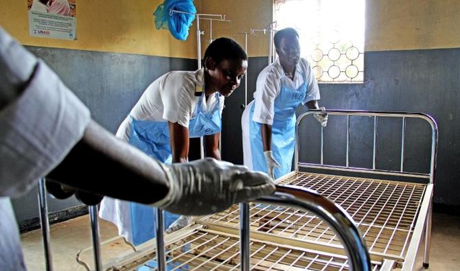 Ebola est une fièvre hémorragique virale souvent mortelle. La maladie doit son nom à une rivière de la République démocratique du Congo (RDC) où elle a été découverte en 1976. (Photo, AFP)