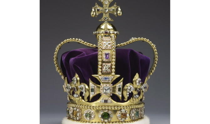 Couronnement du roi Charles III, La couronne de Saint-Édouard quitte la  Tour de Londres pour être ajustée