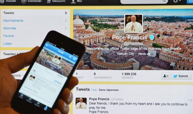 Le compte Twitter du pape, décliné en neuf langues pour un total de quelque 53,5 millions d'abonnés, fête lundi ses 10 ans. (Photo, AFP)