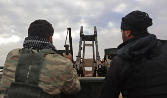Les Forces démocratiques syriennes ont prévenu depuis longtemps que la lutte contre une nouvelle incursion turque détournerait les ressources du ciblage des cellules dormantes de Daesh. (AFP)