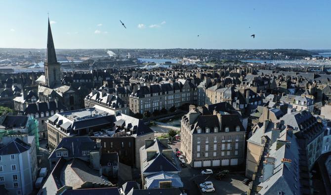 Une vue aérienne du centre-ville de Saint-Malo, dans l'ouest de la France, le 7 juillet 2020. (Photo, AFP)