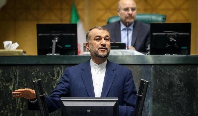 Le ministre iranien des Affaires étrangères, Hossein Amir-Abdollahian, s'adresse au parlement dans la capitale Téhéran. (Photo, AFP)