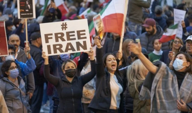 Manifestations en Iran: Isoler le régime iranien n'est pas synonyme d'ingérence dans ses affaires