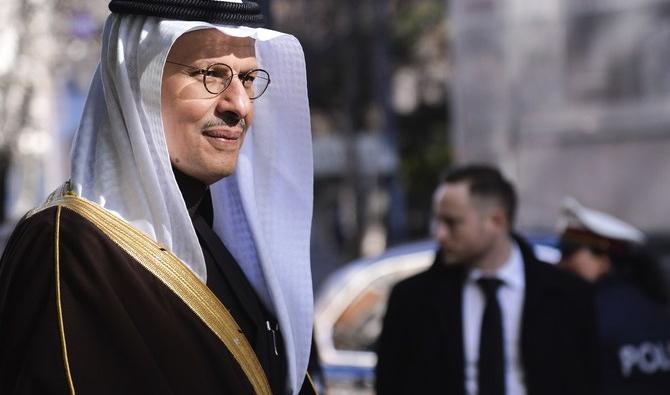 Le ministre saoudien de l’Énergie, le prince Abdelaziz ben Salmane, a déclaré mardi que le Royaume ne vendrait pas de pétrole à un pays qui imposerait un prix plafond à ses approvisionnements (Photo, AP).