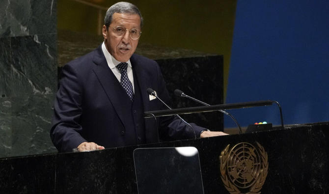 L’ambassadeur du Maroc à l’ONU, Omar Hilale, prononce un discours lors de la 78e session de l’Assemblée générale de l’ONU, mardi 26 septembre 2023. (AP)