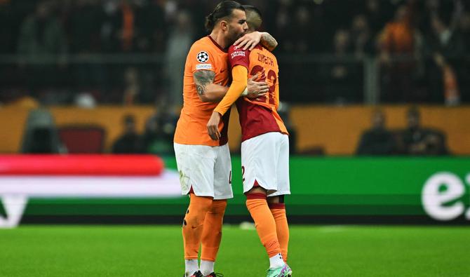 Hakim Ziyech, célèbre après avoir marqué le premier but de son équipe lors du match entre Galatasaray et Manchester United au Ali Sami Yen Spor Kompleksi à Istanbul, le 29 novembre 2023. (Photo d'OZAN KOSE / AFP)