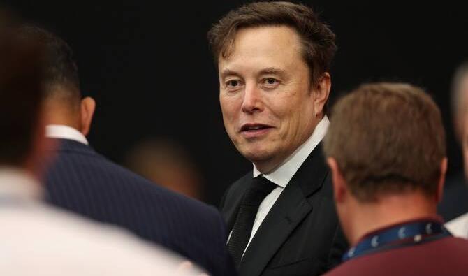 Le PDG de Tesla, Elon Musk, assiste à la cérémonie de commémoration de l'activiste d'extrême droite Charlie Kirk au State Farm Stadium à Glendale, Arizona. (AFP)