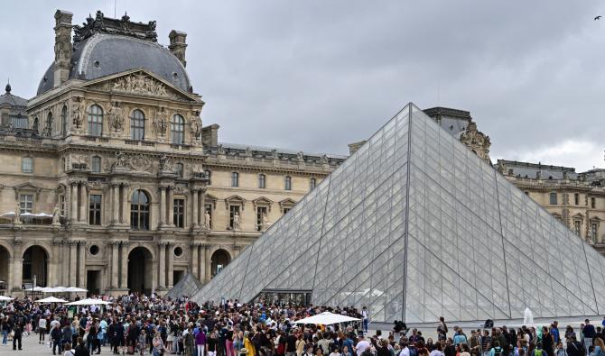 Louvre: le nouveau président du musée confirme le projet de grands travaux