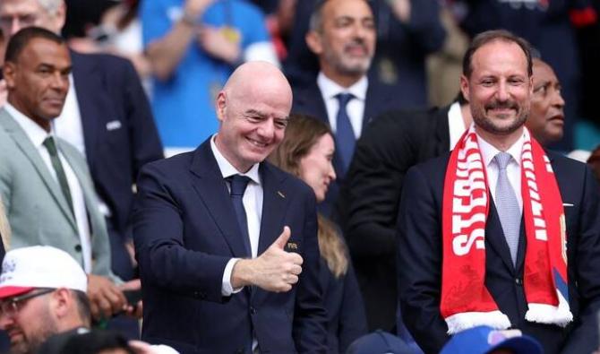 Entre le sérieux du sport et l'absurdité de la politique