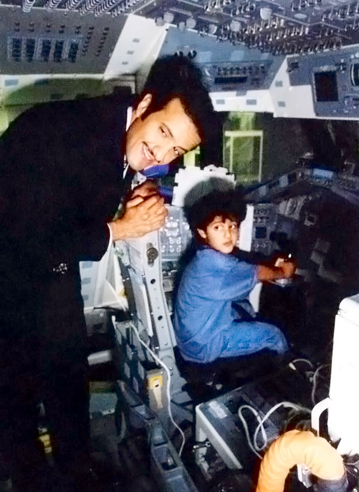 Avec son fils, le prince Salman à Houston en 1995, lors du dixième anniversaire de sa mission.
